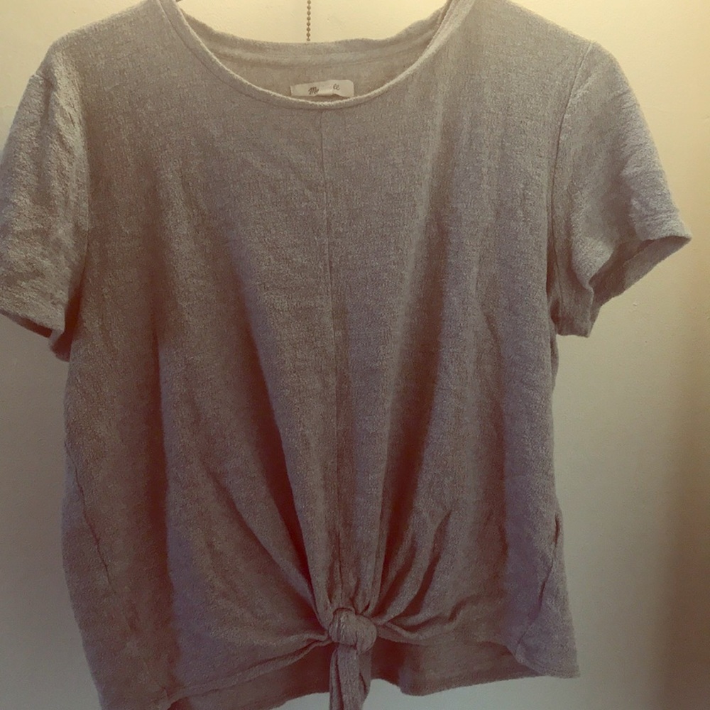 Cute tie front Madewell shirt.